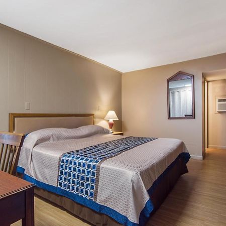 Knights Inn Амстердам Екстериор снимка