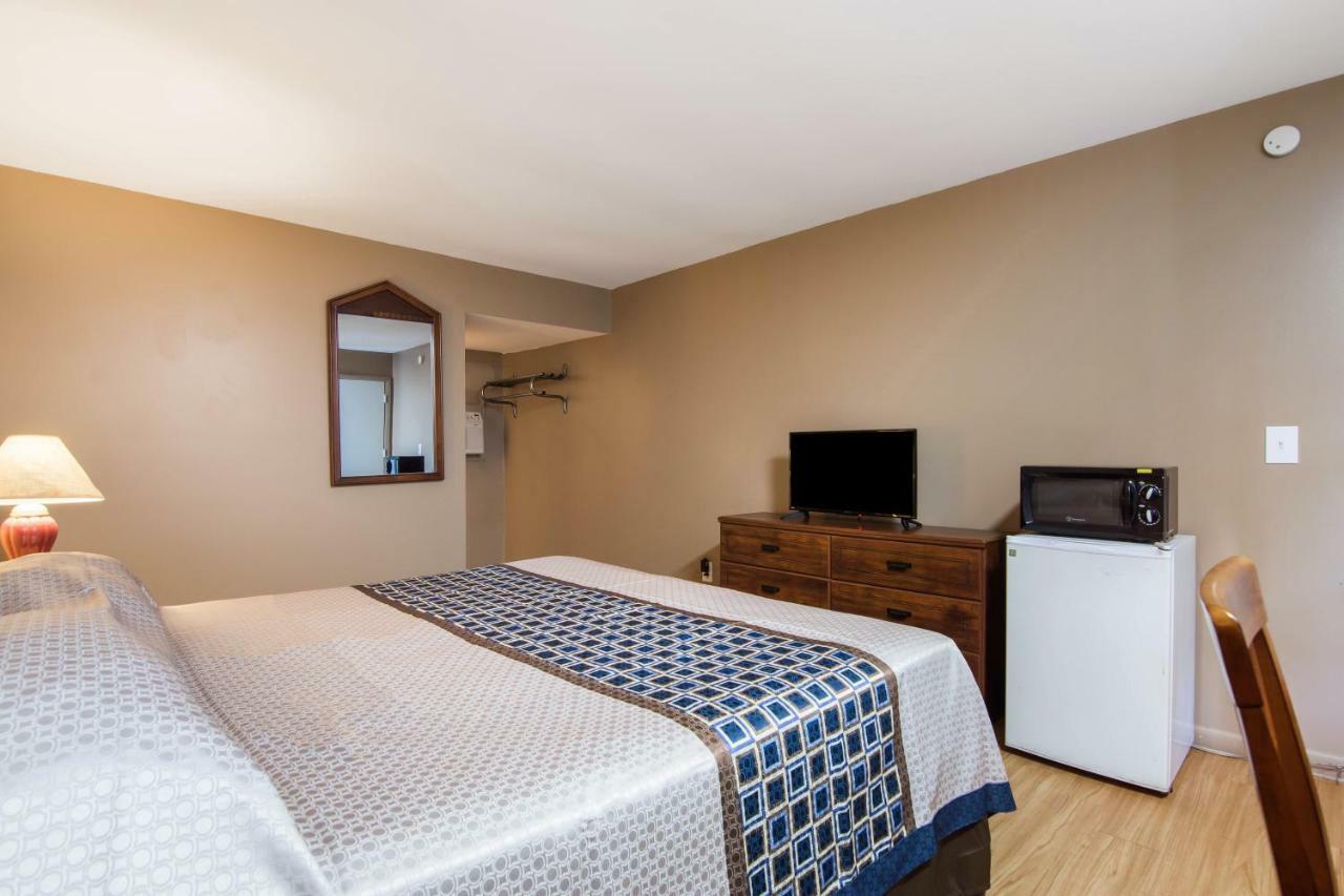 Knights Inn Амстердам Екстериор снимка